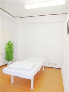 一心治療院治療ベッド１